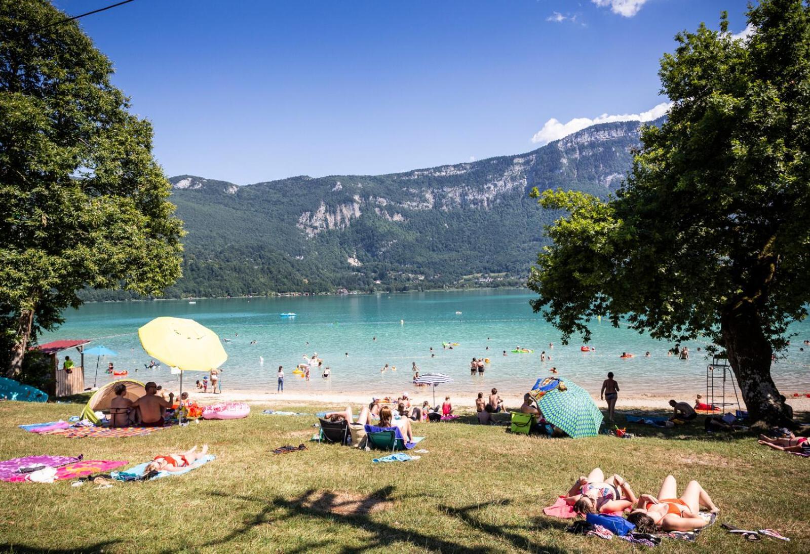 Huttopia Lac D'Aiguebelette Saint-Alban-de-Montbel Bagian luar foto
